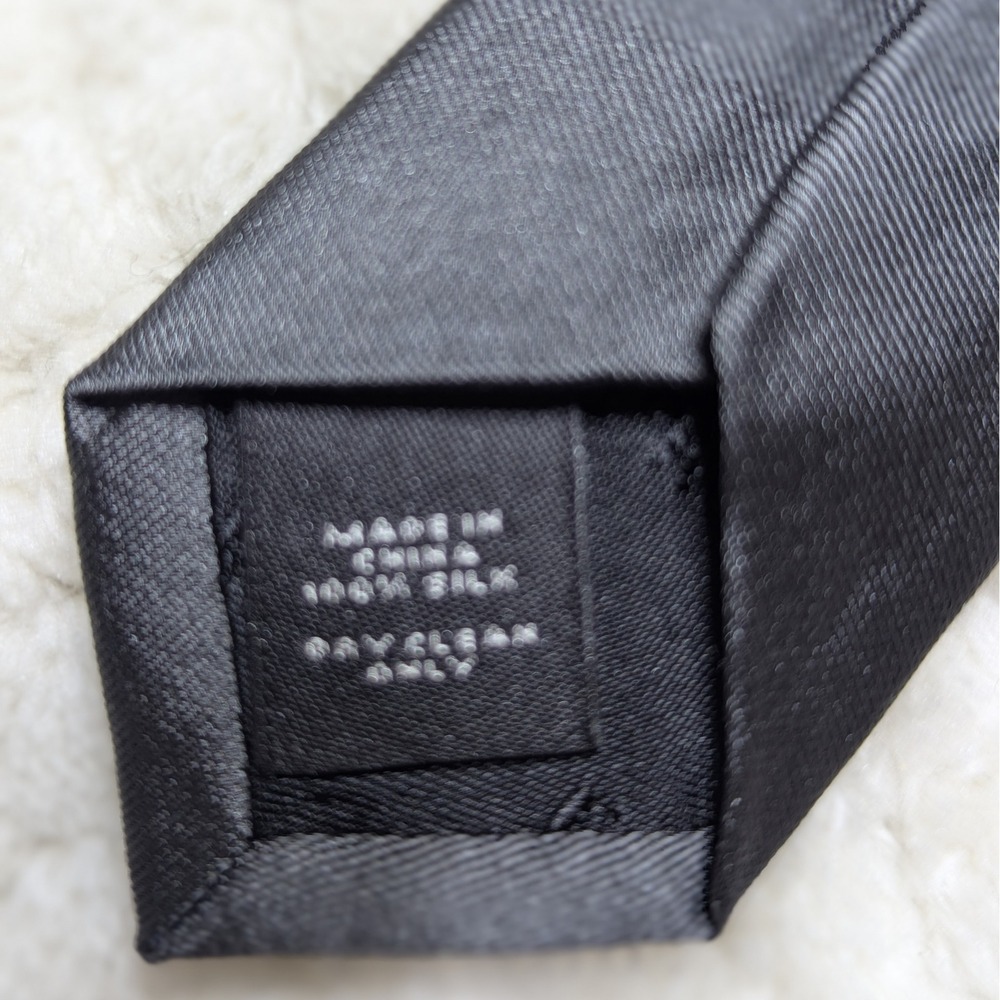 Mens Gray Silk Tie Solid Classic Formal Wedding Business NWT - Picture 2 of 3
